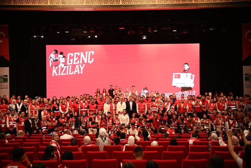 Genç Kızılay Gönüllüleri Bahçelievler’de Buluştu